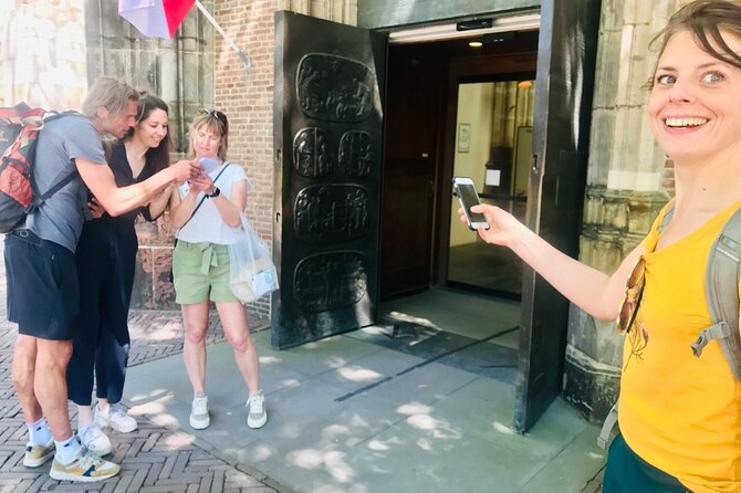 Discover Leiden with a self-guided Outside Escape city game tour! - Pieterskerkhof and Van der Werfpark