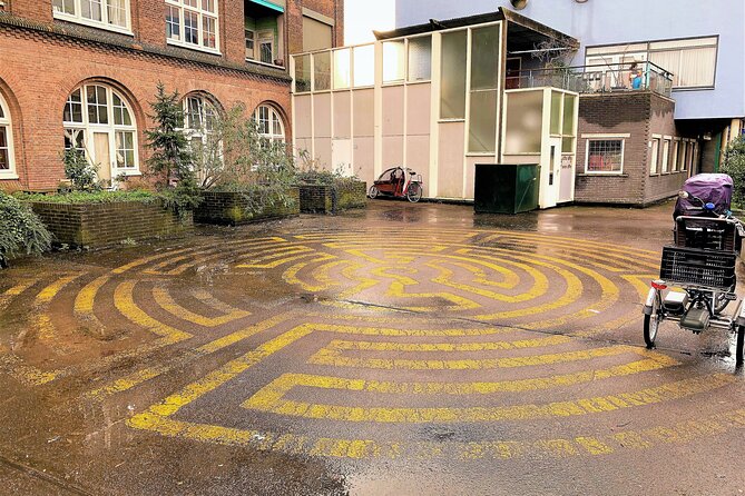 Discover The Hague's scenic courtyards in an Outside Escape game! - Why this game takes you beyond the usual Hague route