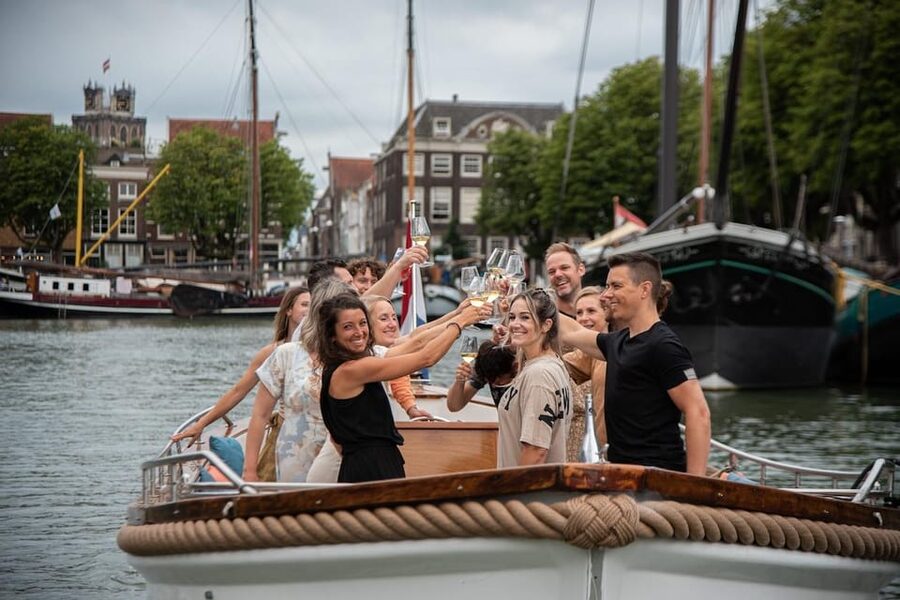 Dordrecht: City Canal Cruise - Toward Groothoofd and the city gate