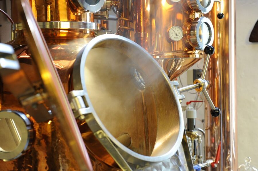 Dordrecht: Distillery Tour with Dutch Gin & Genever Tasting - A quick introduction to Dutch distilling in Dordrecht