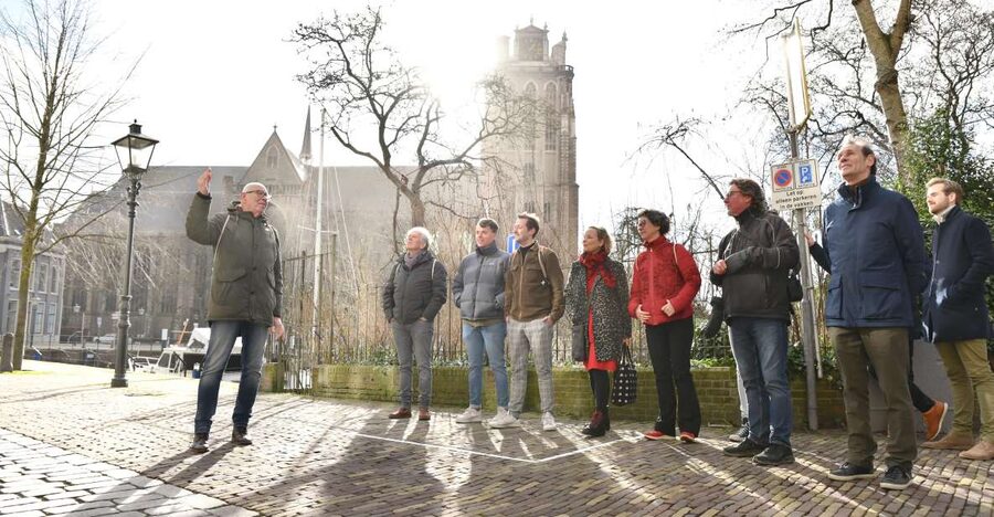 Dordrecht: Highlights and Hidden Gems Walking Tour - What the guide adds to the walk