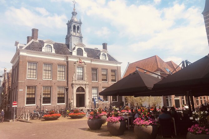 Dreamy Dutch Villages Tour: Giethoorn, Zaanse Schans & More - Giethoorn by boat and on foot