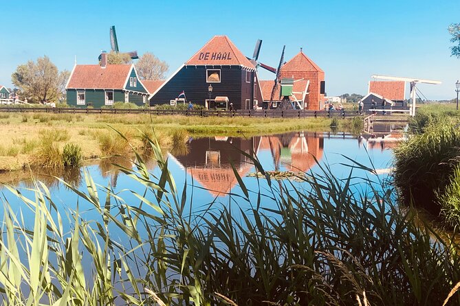 Dreamy Dutch Villages Tour: Giethoorn, Zaanse Schans & More - Zaanse Schans: windmills, green houses, and Dutch scenery