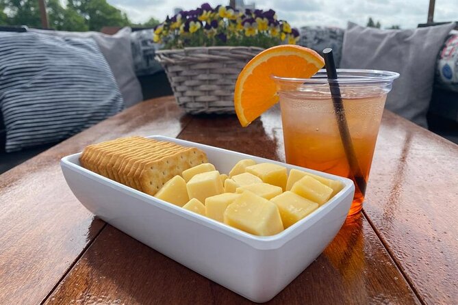 Dutch Cheese & Drinks Guided Amsterdam Boat Tour, All Inclusive - Seven Bridges and the Munttoren