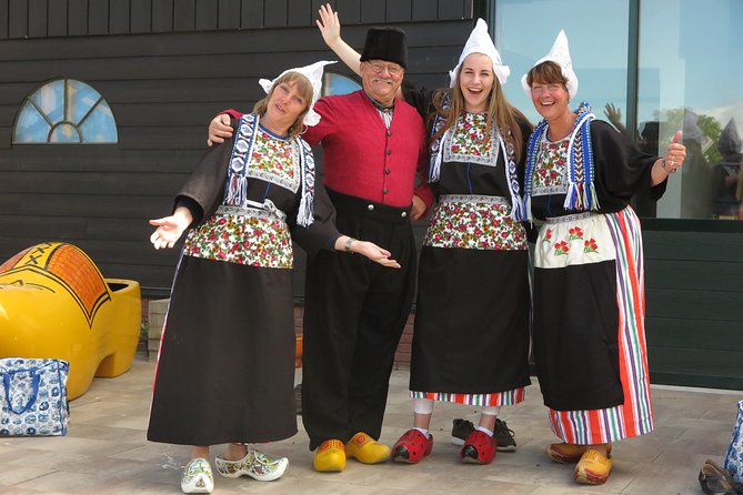 Dutch Experience in Volendam with Traditional Outfits - Key points at a glance