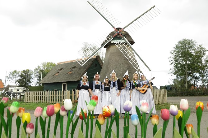 Dutch Experience in Volendam with Traditional Outfits - Timing, access, and group comfort
