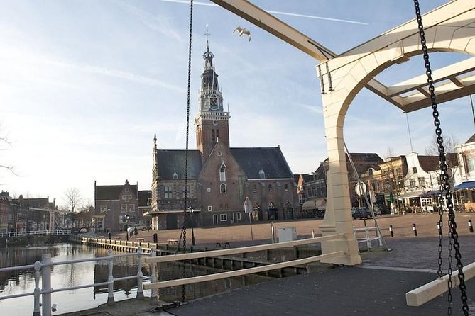 e-Scavenger hunt Alkmaar: Explore the city at your own pace - Two mills, a house with a cannon, and the fish market