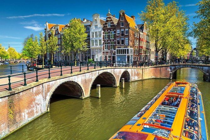 e-Scavenger hunt Amsterdam: Explore the city at your own pace - Rijksmuseum and Van Gogh Museum