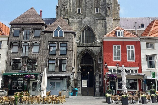 e-Scavenger hunt Bergen op Zoom: Explore the city - Grote Markt and Bergen op Zoom’s old center