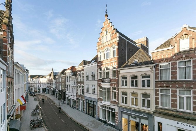e-Scavenger hunt Den Bosch: Explore the city at your own pace - Het Noordbrabants Museum and an easy add-on