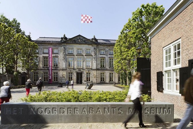 e-Scavenger hunt Den Bosch: Explore the city at your own pace - De Moriaan and the visitor center