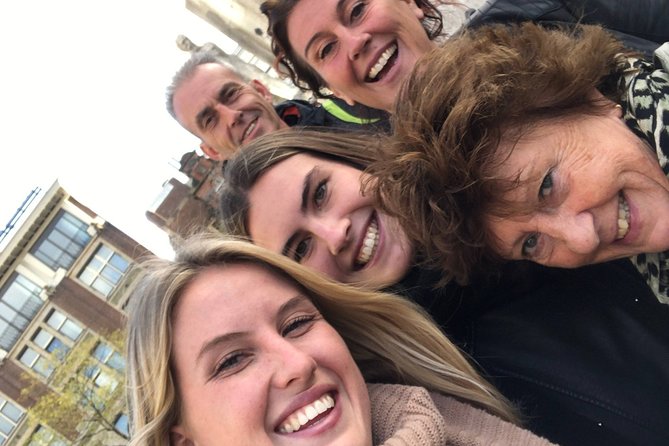 e-Scavenger hunt Dordrecht: Explore the city at your own pace - City Hall and the Hof van Nederland