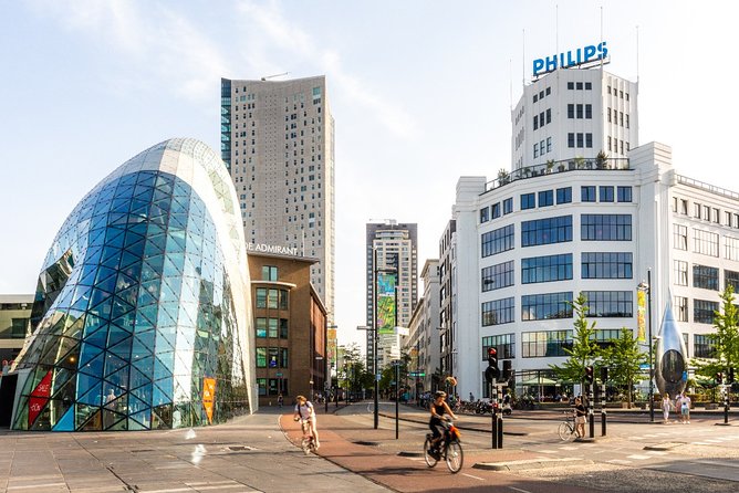 e-Scavenger hunt Eindhoven: Explore the city at your own pace - Museums for art, football, and machines