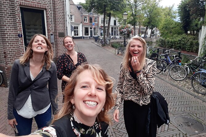 e-Scavenger hunt Enkhuizen: Explore the city at your own pace - Price, group size, and practical value