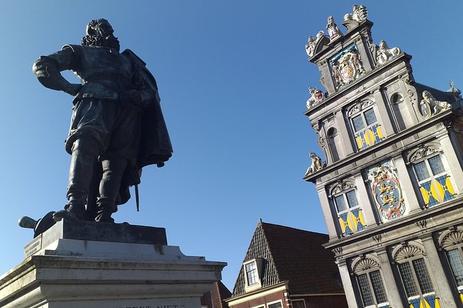 e-Scavenger hunt Hoorn: Explore the city at your own pace - The harbor, Halve Maen, and Hoofdtoren