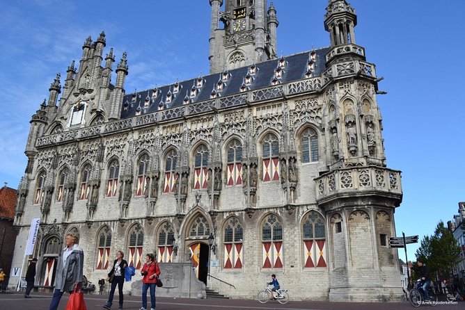 e-Scavenger hunt Middelburg: Explore the city at your own pace - What the $37.41 team price really means