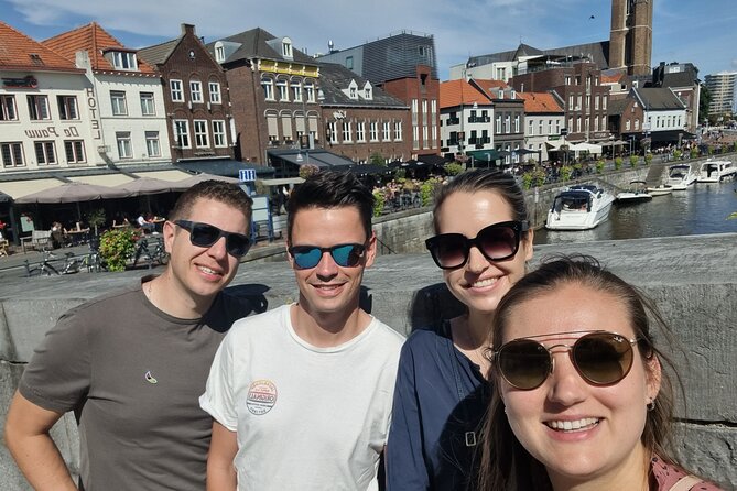 e-Scavenger hunt Roermond: Explore the city at your own pace - The cathedral, chapel, and old cemetery