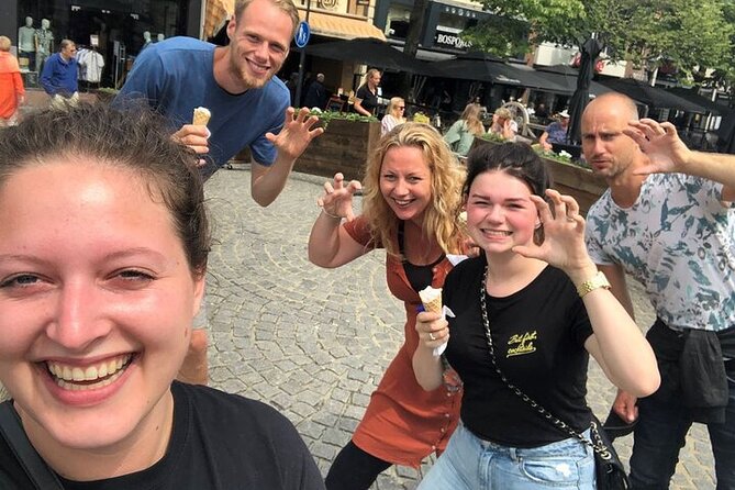 e-Scavenger hunt Volendam: Explore the city at your own pace - Saint Vincent Church and Volendam’s quieter side