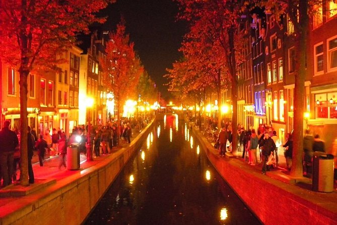 Exclusive small-group Amsterdam Red Light District tour - Int Aepjen, one of Amsterdam’s last wooden buildings