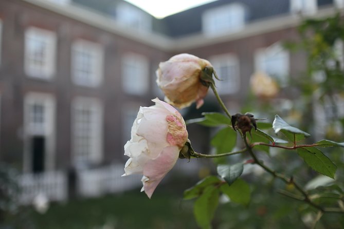 Explore hidden streets with friends - Private Tour - Passing the Anne Frank House