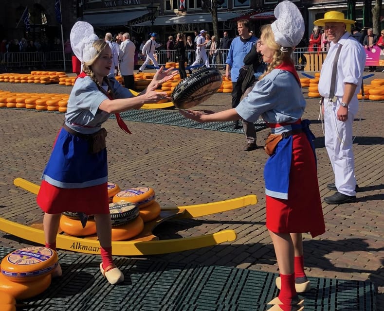 From Amsterdam; Alkmaar Cheese market & Zaanse Schans - Who will get the most from this tour