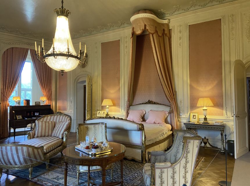 From Amsterdam: Castle De Haar Guided Tour - Entering Castle De Haar and its decorated rooms