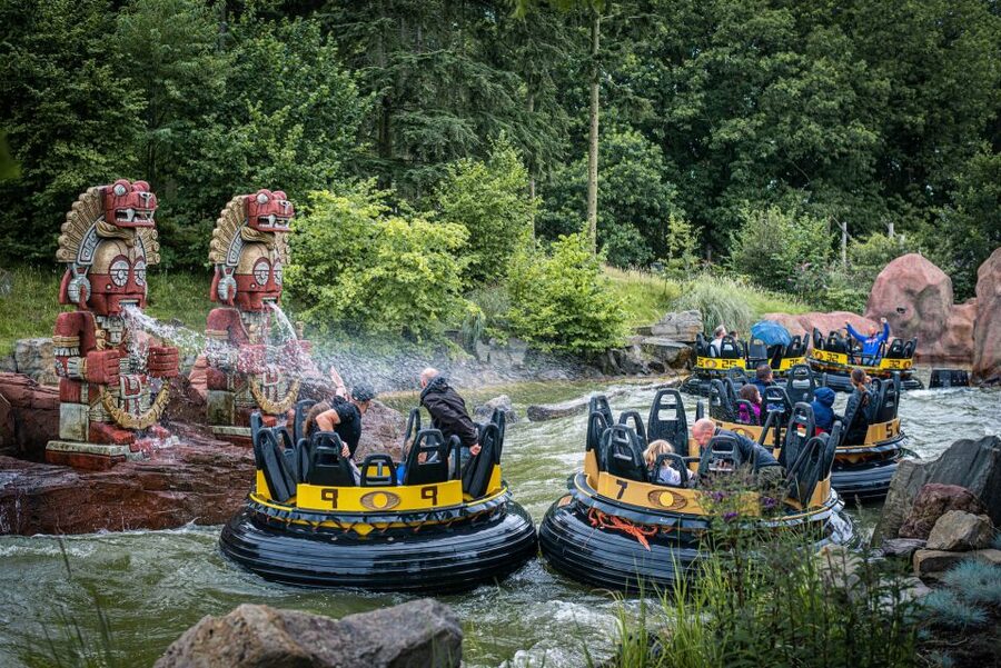 From Amsterdam: Day Trip to Efteling Theme Park with Ticket - A Dutch pancake break in the park
