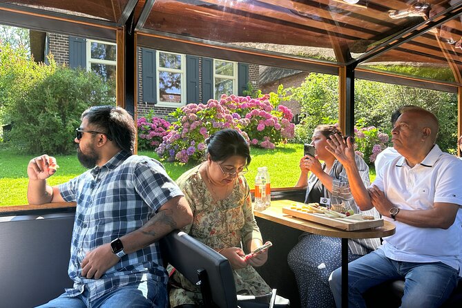 From Amsterdam: Giethoorn Day Trip with Canal & Village Tour - Cruising Giethoorn’s canals