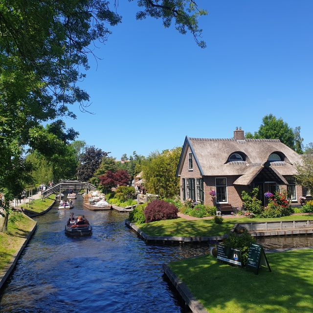 From Amsterdam: Giethoorn Day Trip with Small Electric Boat - Who should book this day trip?