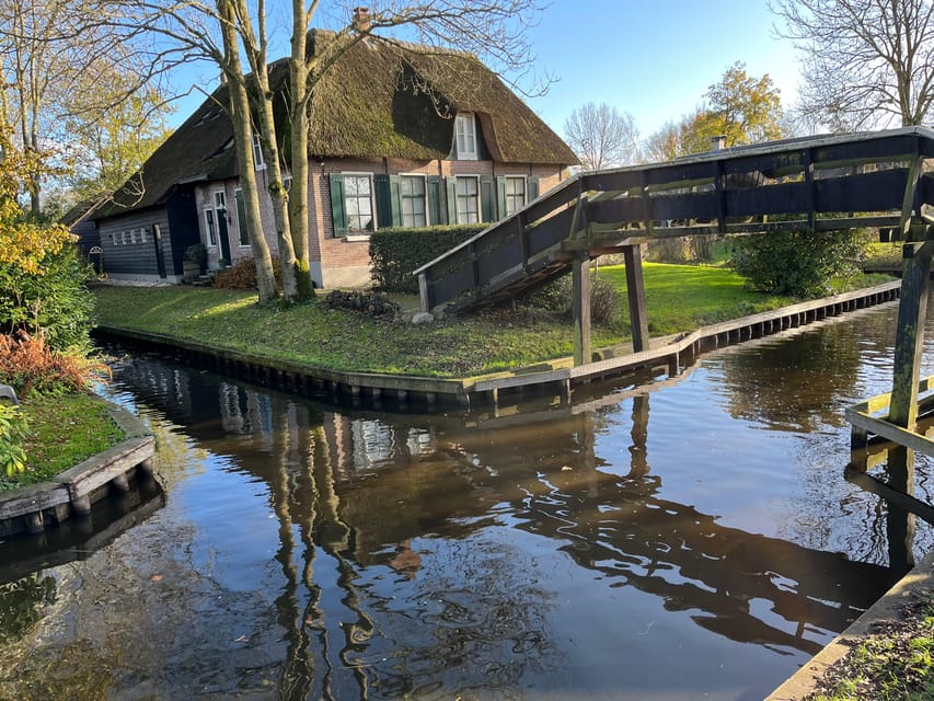From Amsterdam: Giethoorn Small Group Tour with Boat Ride - The boat ride through Giethoorn’s old canals