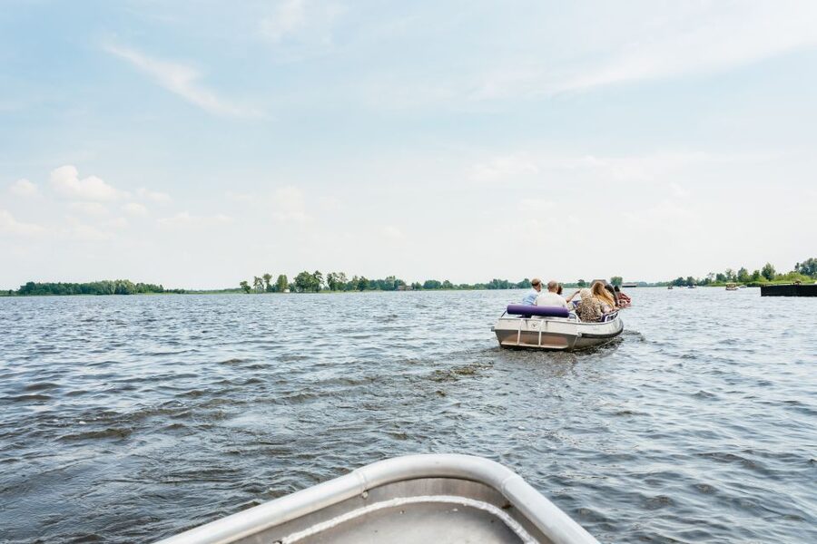 From Amsterdam: Giethoorn & Zaanse Schans Tour w/ Small Boat - What the $157 price includes