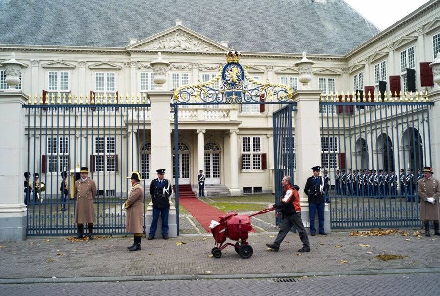 From Amsterdam: Guided Trip to Rotterdam, Delft & The Hague - FAQ