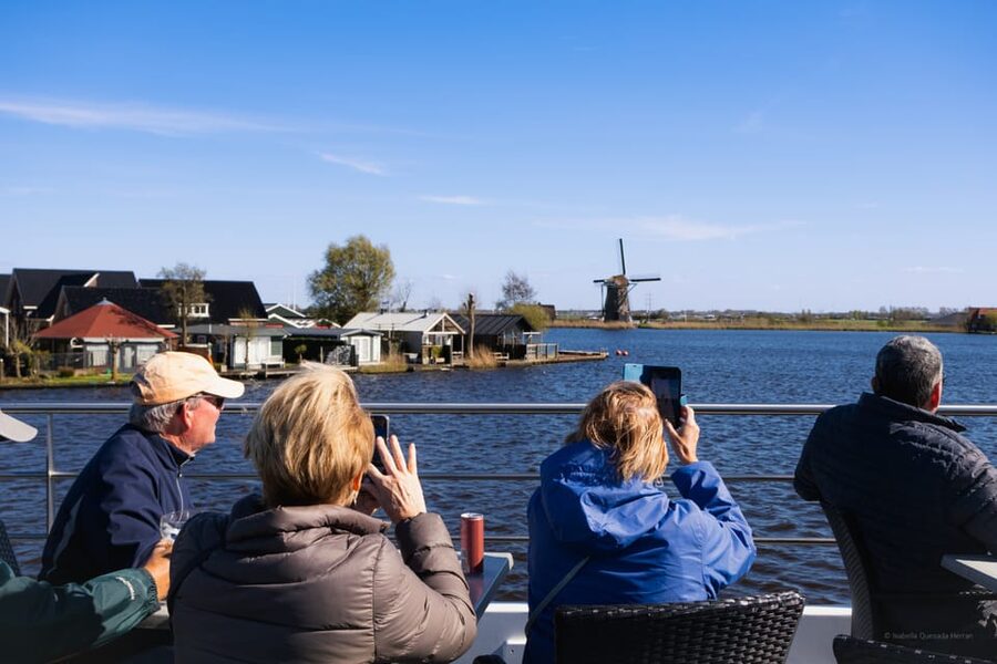 From Amsterdam: Holland Flower and Windmill Tour - summer ed - Cruising the Kagerplassen near Warmond