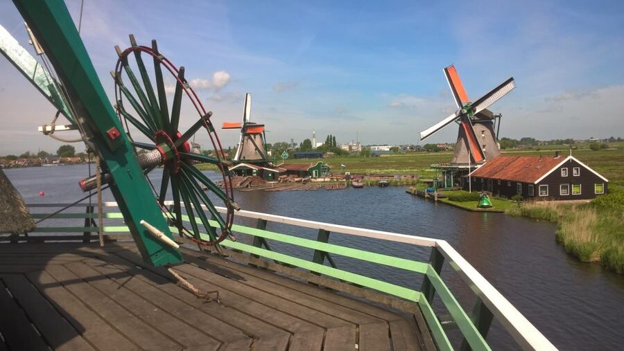 From Amsterdam: Keukenhof and Zaanse Schans Small Group Tour - Meeting near Amsterdam Centraal Station