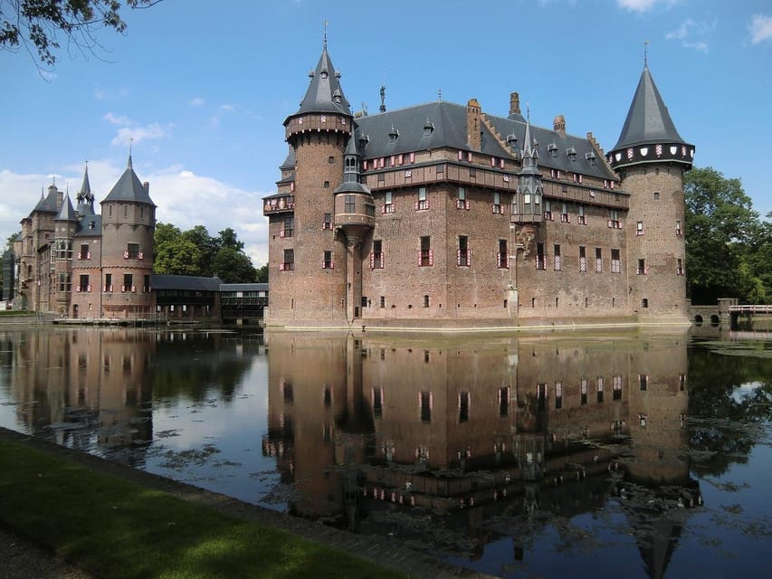 From Amsterdam: Muiderslot and De Haar Castle Tour - Two castles, two very different Dutch stories