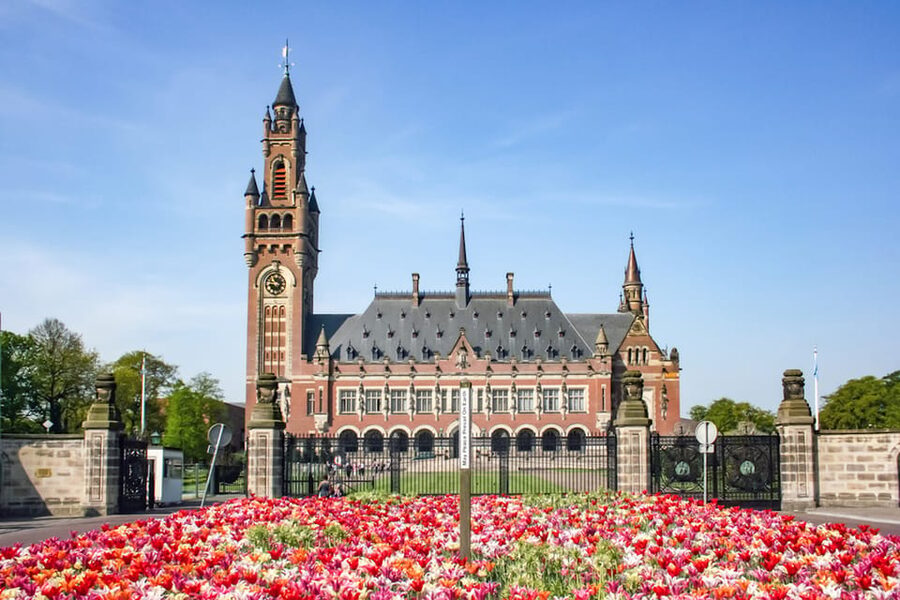 From Amsterdam: Rotterdam, The Hague & Delft Private Tour - Is $936 a fair price for four people?