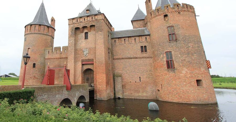 From Amsterdam: visit Zaanse Schans, Muiderslot and more! - The Afsluitdijk at Den Oever