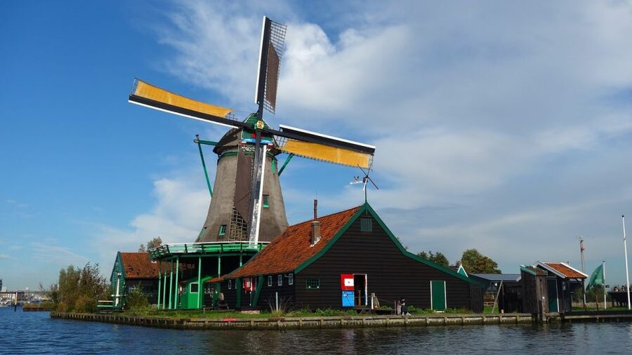 From Amsterdam: Windmills, Volendam, & Marken Private Tour - Small details that make the day easier