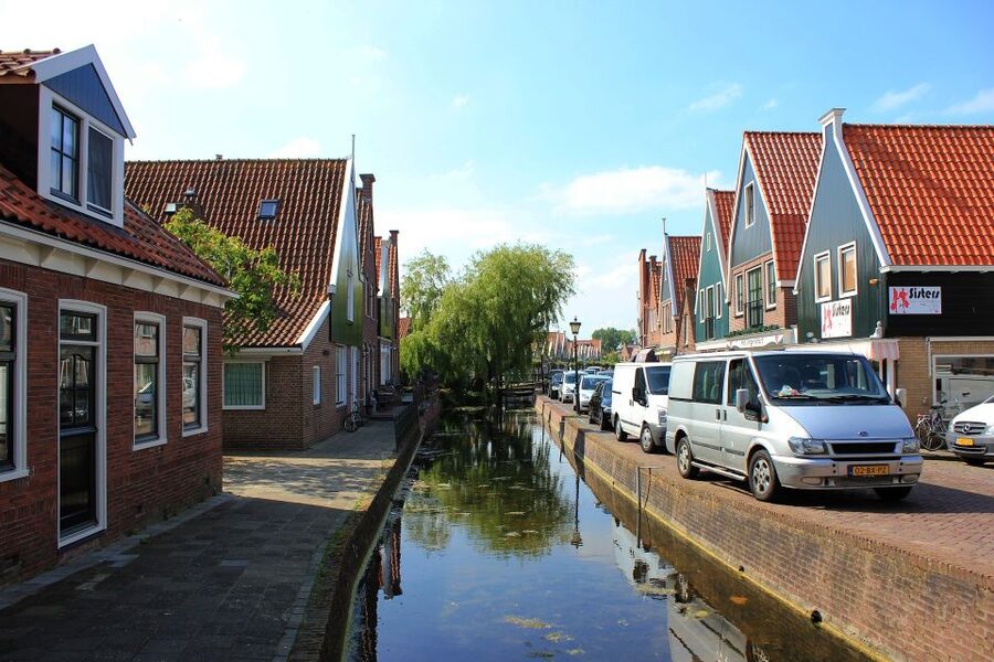 From Amsterdam: Windmills & Volendam Private Tour - Comfort, timing, and what to bring