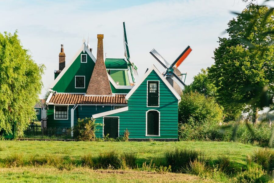 From Amsterdam: Zaanse Schans, Edam, & Marken Full-Day Trip - Volendam harbor, food, and free time