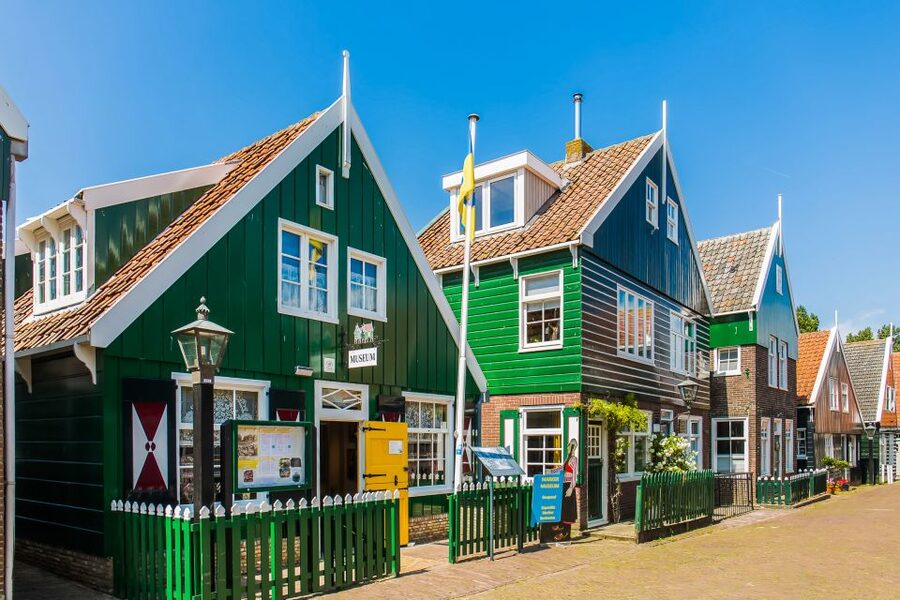 From Amsterdam: Zaanse Schans, Volendam, and Marken Day Trip - Cheese making the traditional way