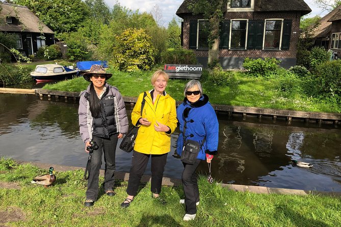From Amsterdam: Zaanse Schans, Volendam, Giethoorn with Boat Tour - Giethoorn, two hours among canals and bridges