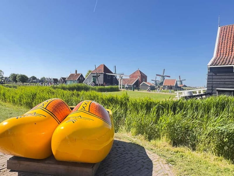 From Amsterdam: Zaanse Schans Windmills & More - E-Bike Tour - Weather, clothing, and physical effort