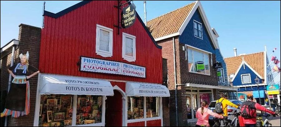 Full-day excursion to Edam, Volendam, and Marken - The stroopwafel stop adds a sweet local touch