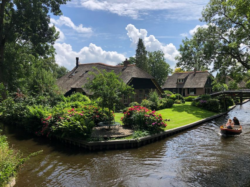 Giethoorm & Exploring the North of The Netherlands Tour - The private punter through Giethoorn