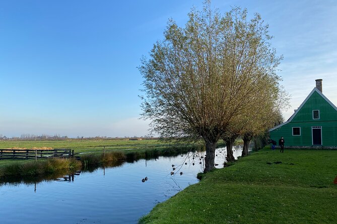 Giethoorn, Afsluitdijk, Zaanse Schans Day Tour Incl Hotel Pick Up - The Mercedes minibus and the guide make a real difference
