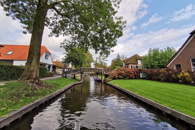 Giethoorn, Afsluitdijk, Zaanse Schans Day Tour Incl Hotel Pick Up - Who will get the most from this tour