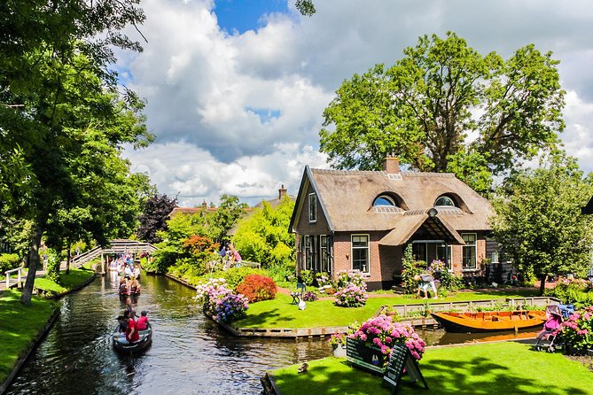 Giethoorn and Afsluitdijk Day Trip from Amsterdam with Boat Trip - How to use your free time