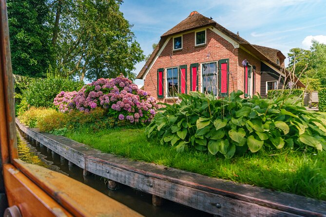 Giethoorn and Afsluitdijk Day Trip from Amsterdam with Boat Trip - Who will enjoy this day most