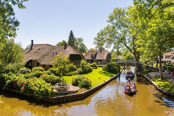 Giethoorn and Afsluitdijk Day Trip from Amsterdam with Boat Trip - Practical details that affect the day